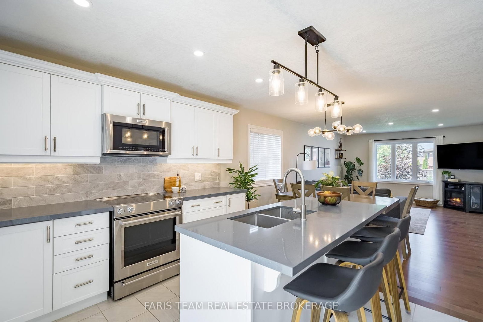 17 Hunter Avenue • Tay, ON photo 10