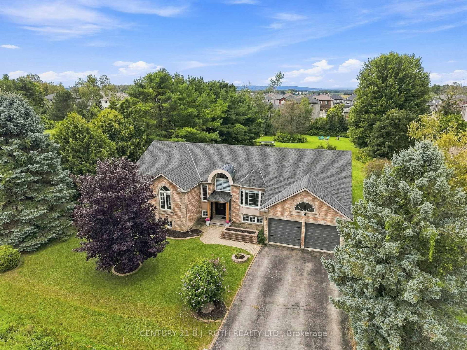 3 Dean Court • Wasaga Beach, ON photo 1