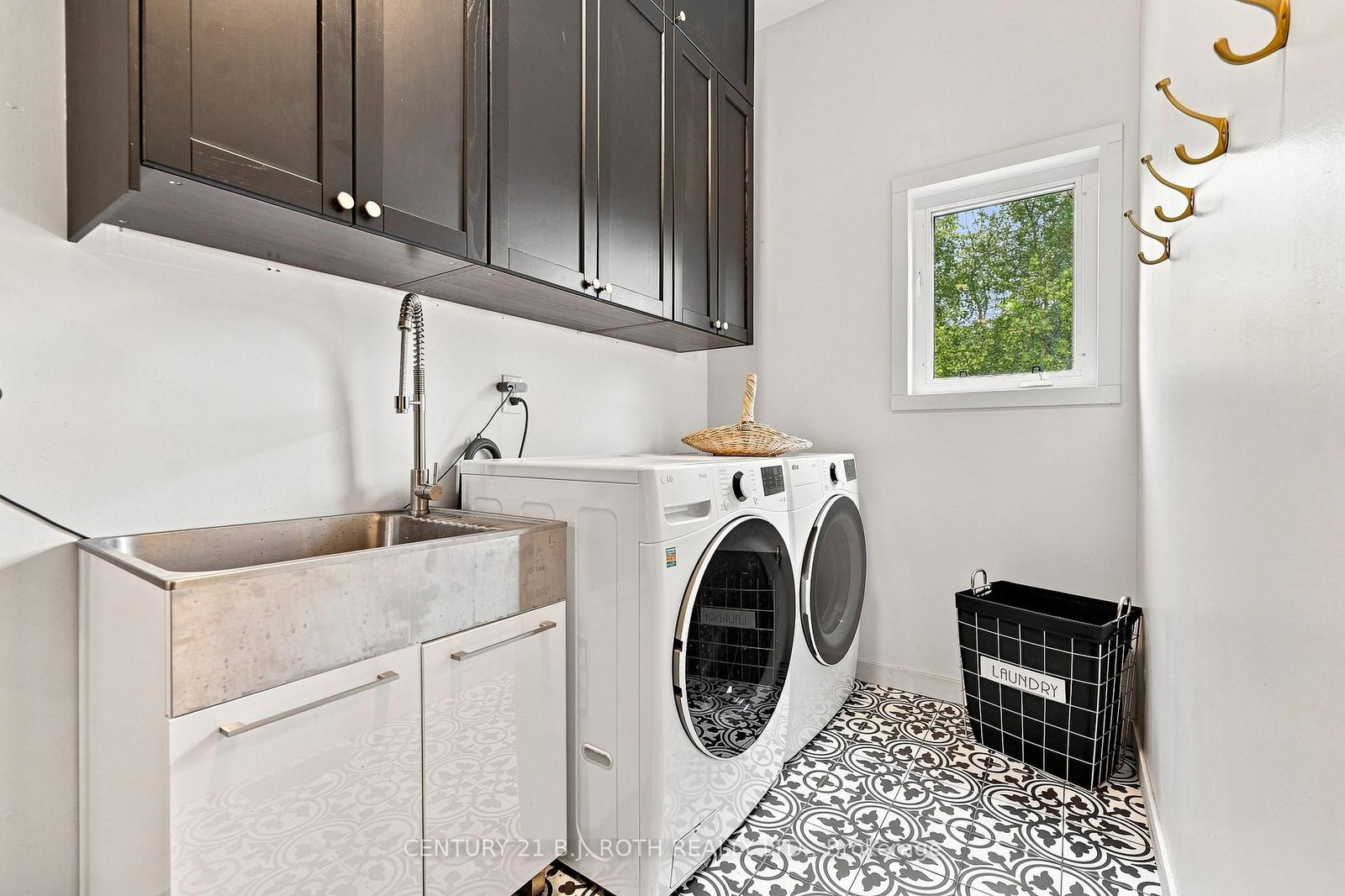 3 Dean Court • Wasaga Beach, ON photo 18