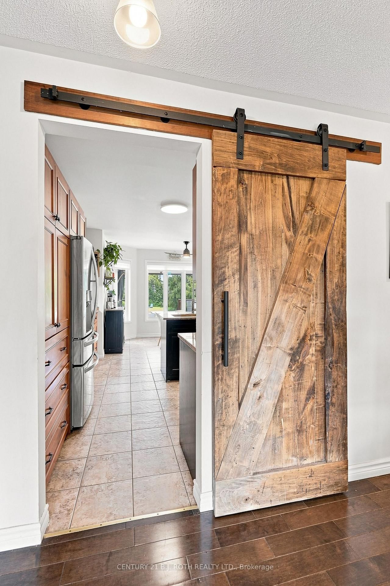 3 Dean Court • Wasaga Beach, ON photo 8