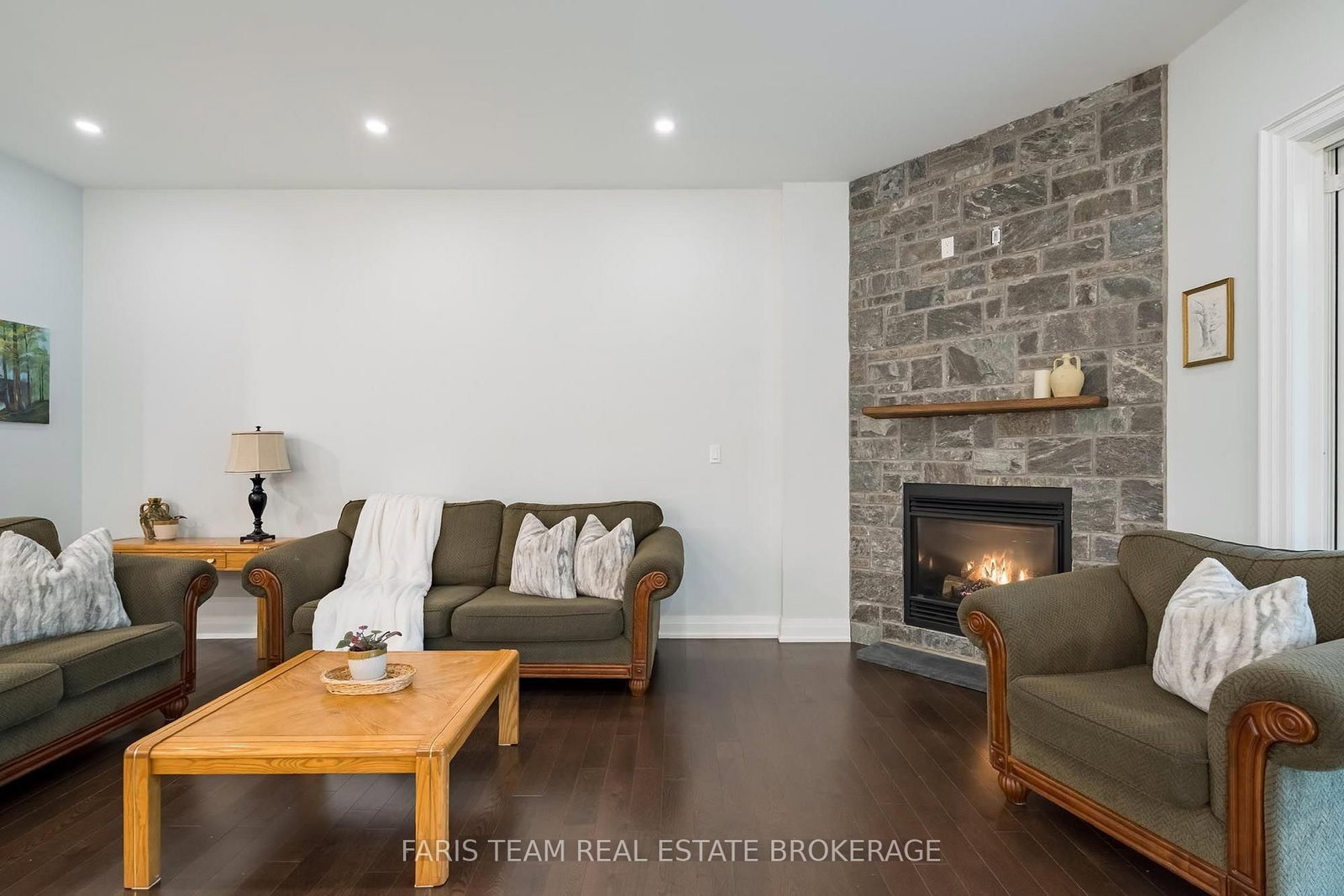 34 Oakwood Avenue • Tiny, ON photo 16