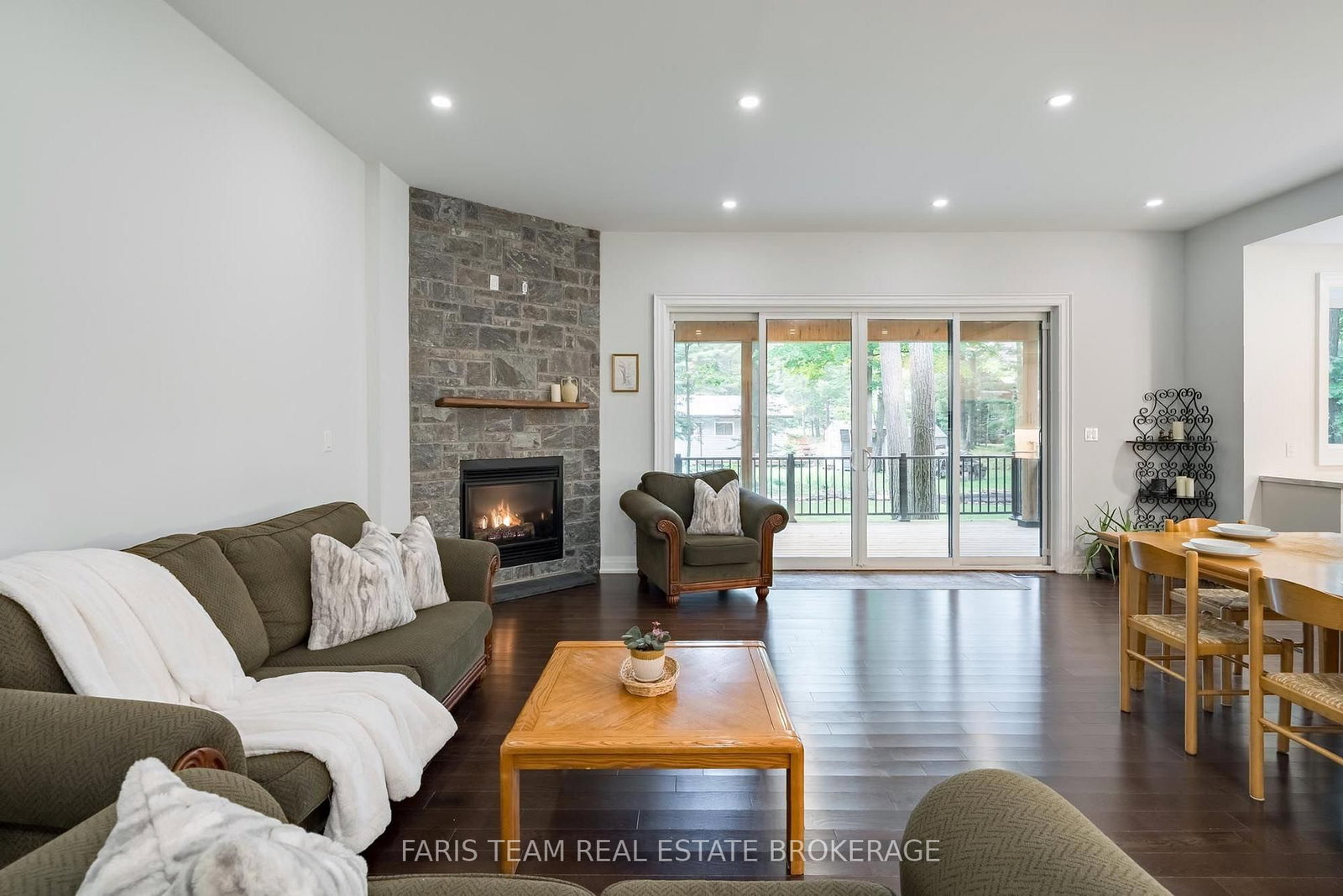 34 Oakwood Avenue • Tiny, ON photo 18