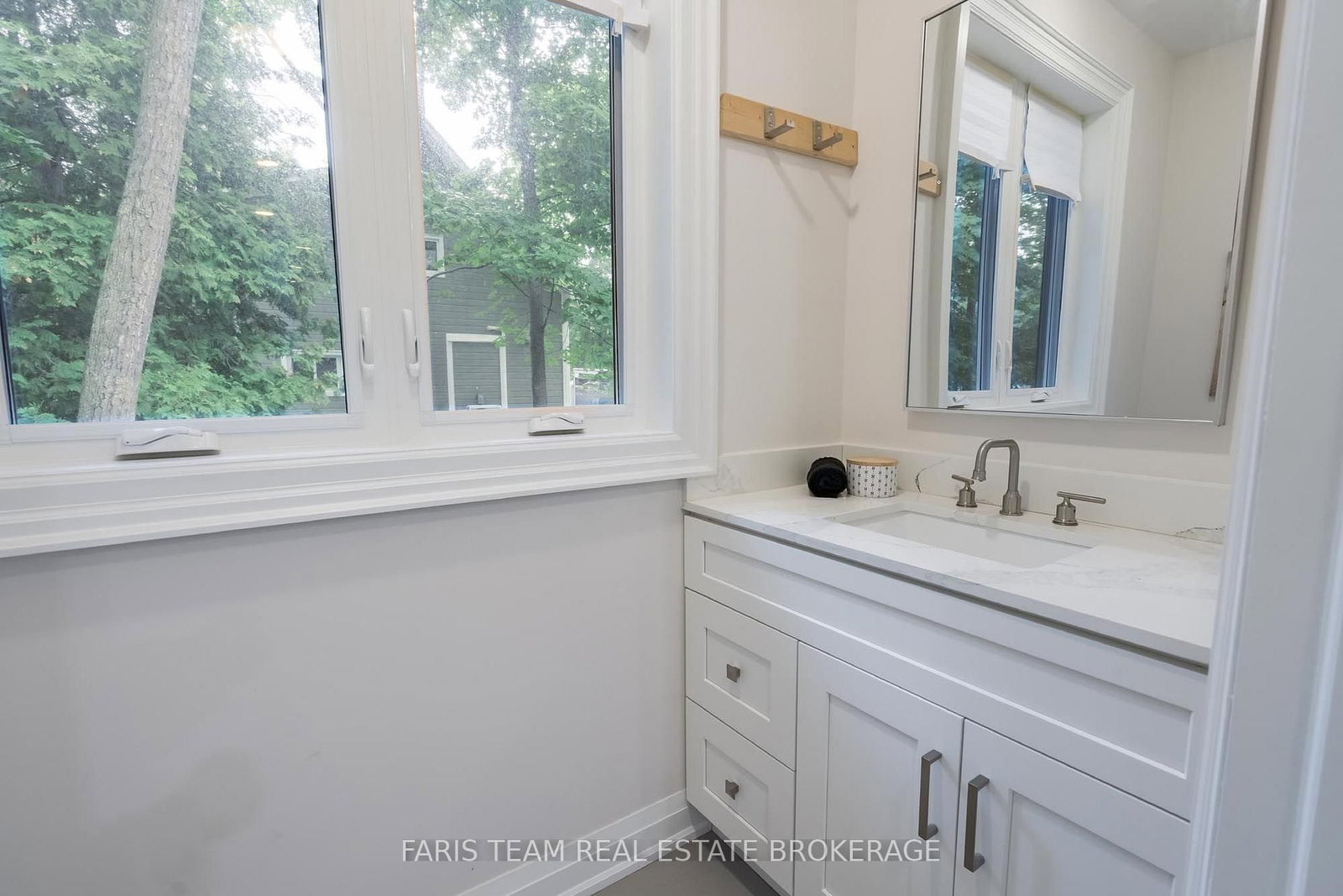 34 Oakwood Avenue • Tiny, ON photo 27