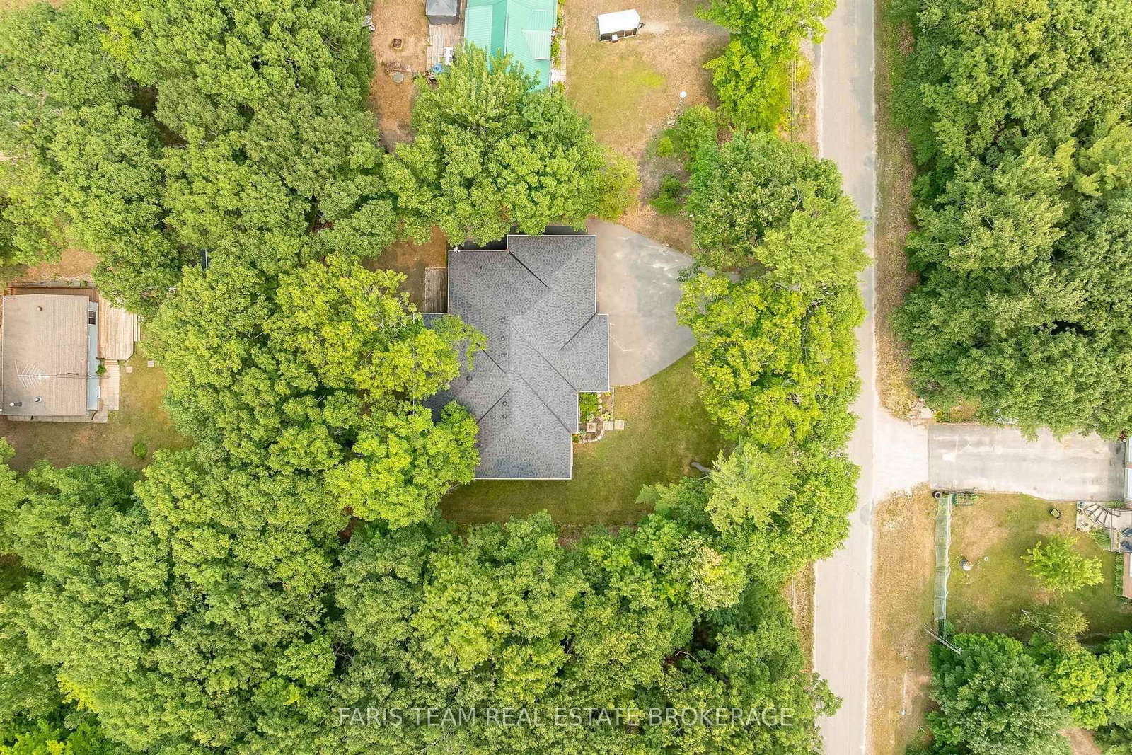 34 Oakwood Avenue • Tiny, ON photo 36