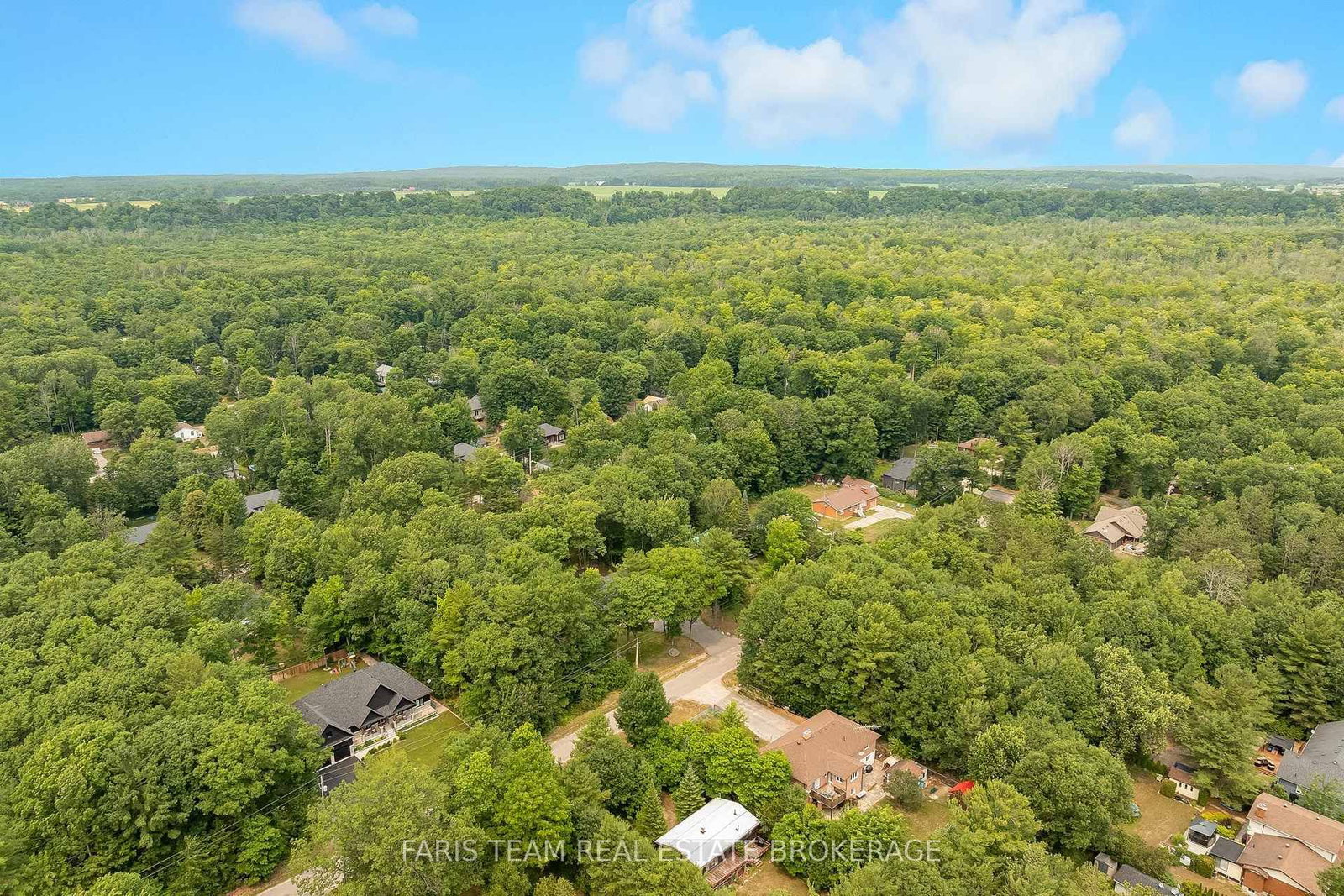 34 Oakwood Avenue • Tiny, ON photo 37