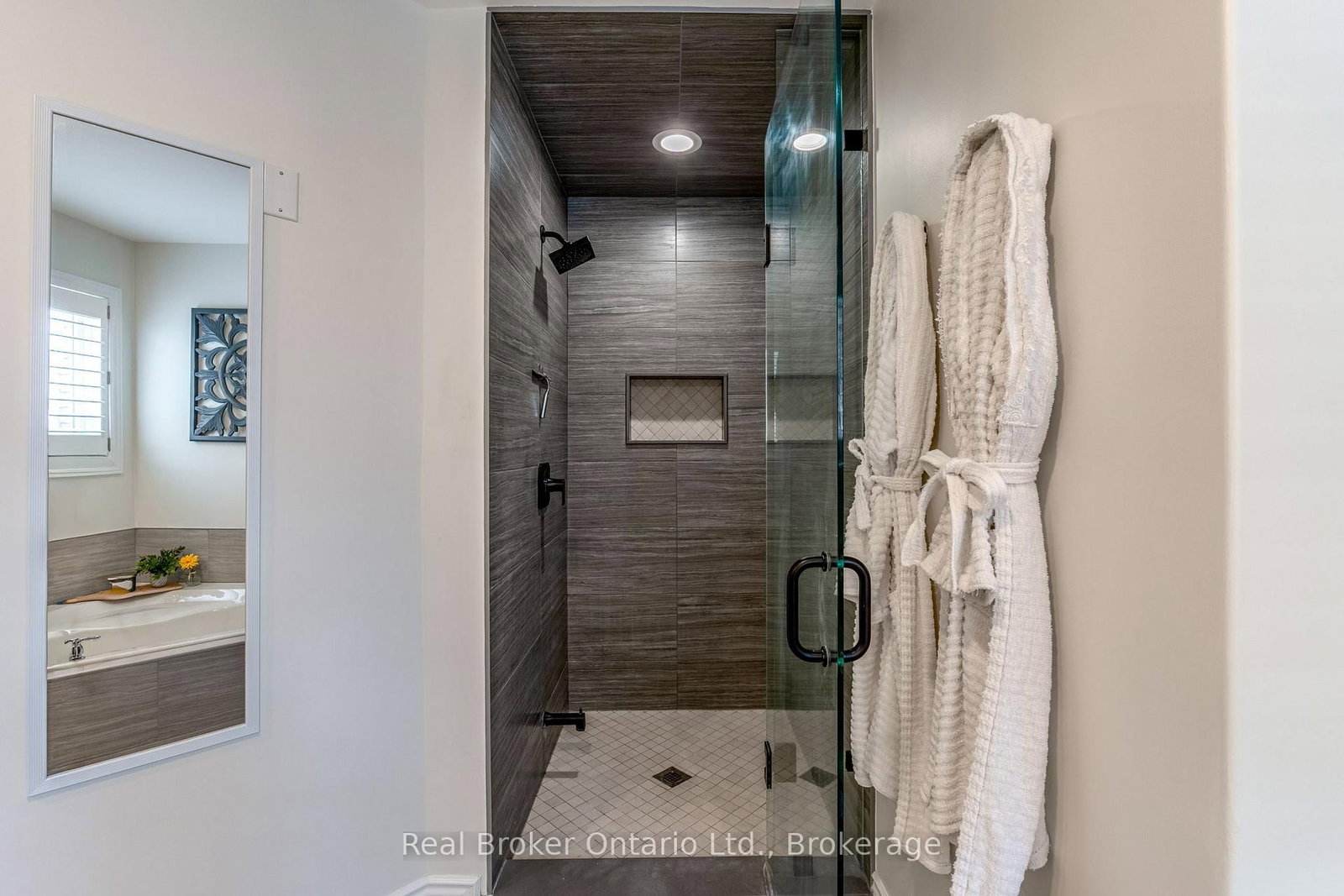 50 The Queensway • Barrie, ON photo 23