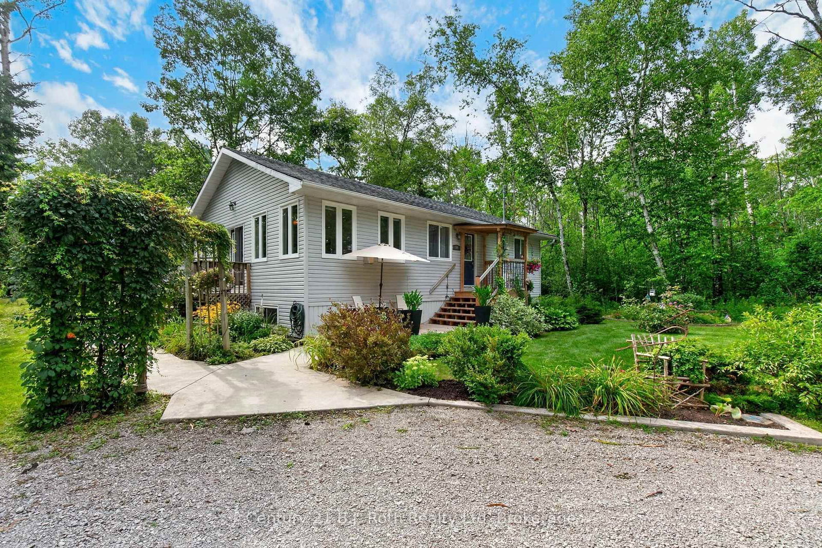 24 Crescent Drive • Tay, ON photo 1