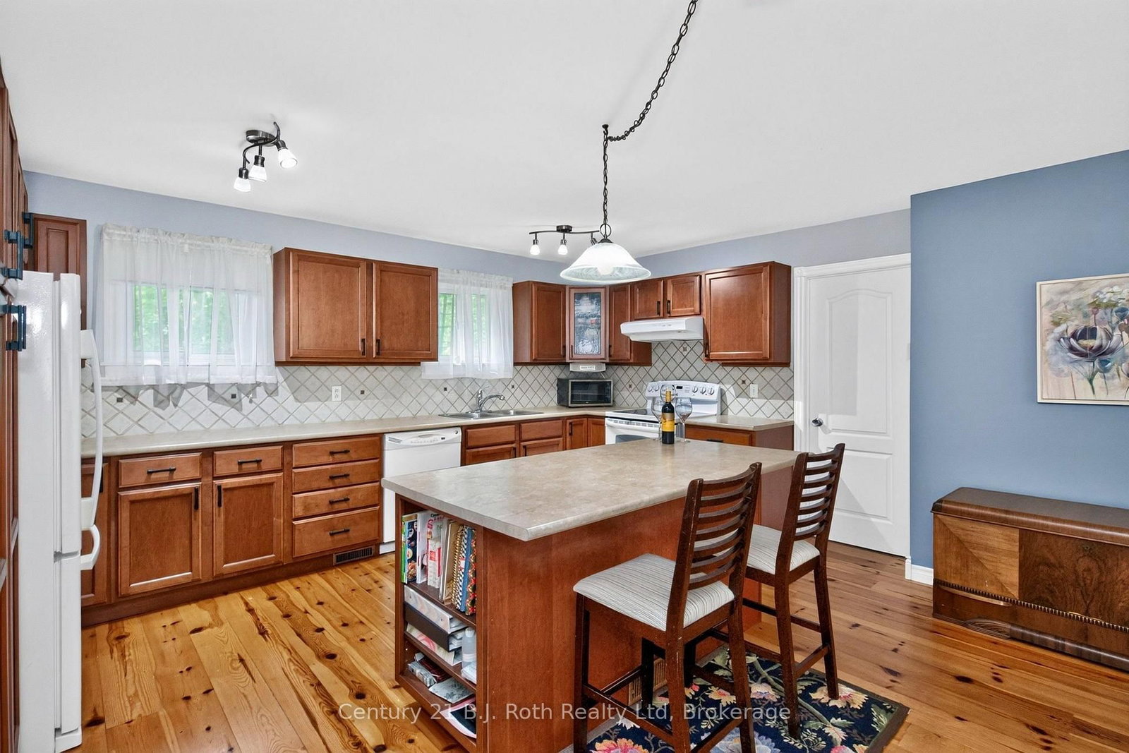 24 Crescent Drive • Tay, ON photo 11