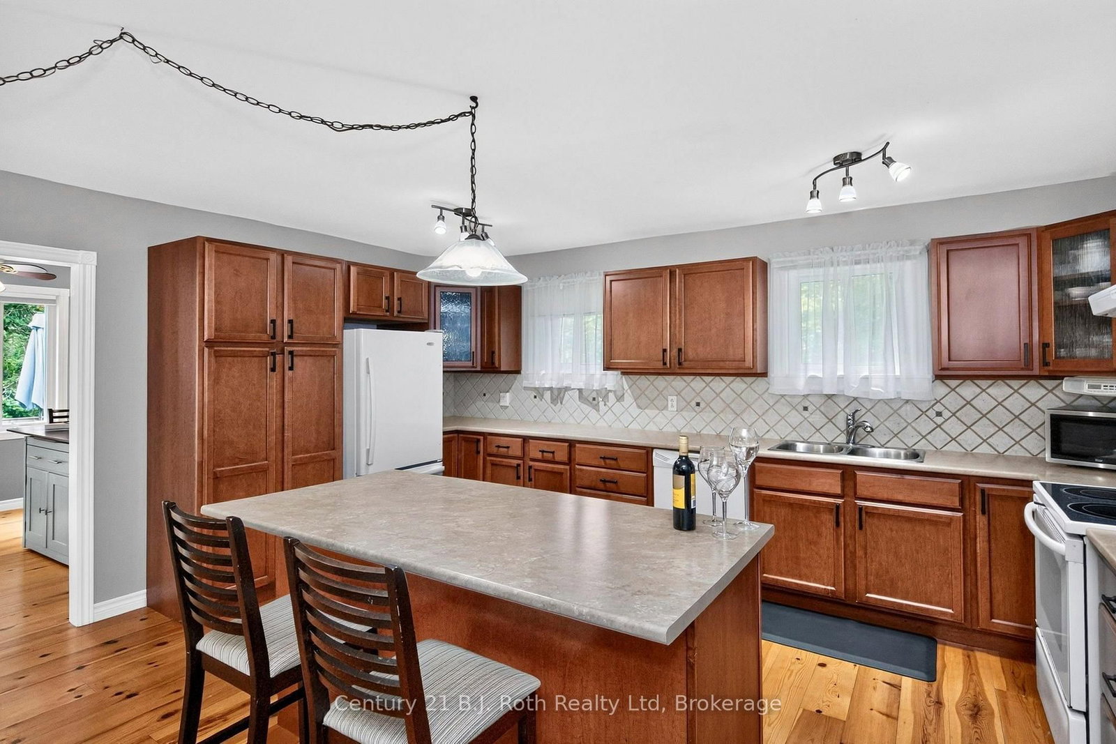 24 Crescent Drive • Tay, ON photo 12
