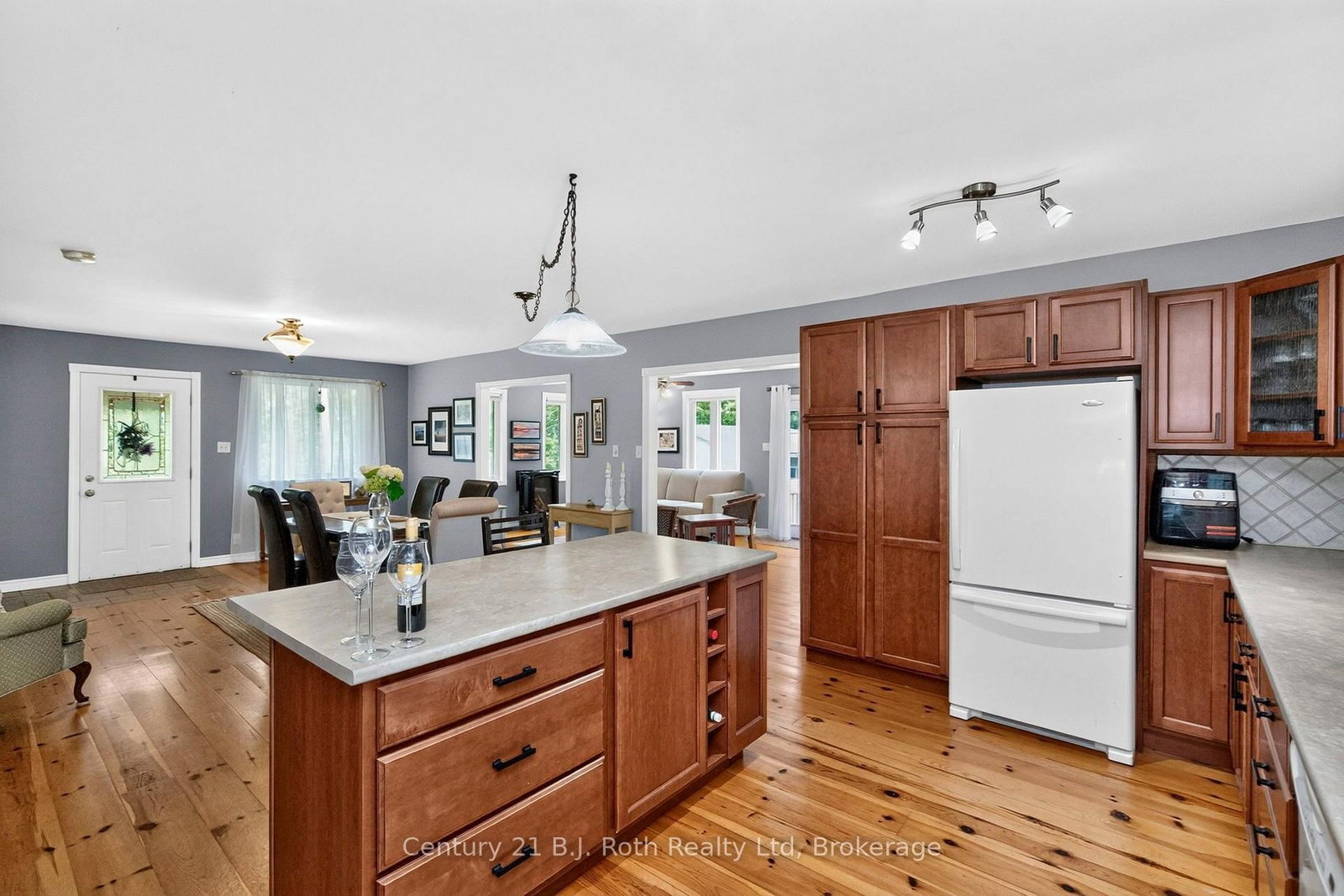 24 Crescent Drive • Tay, ON photo 13