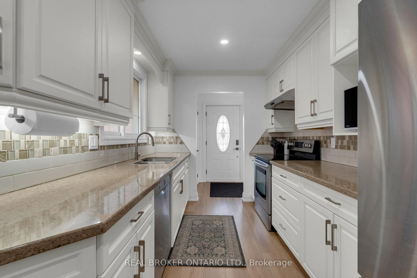 15 Buchanan Street • Barrie, ON photo 11