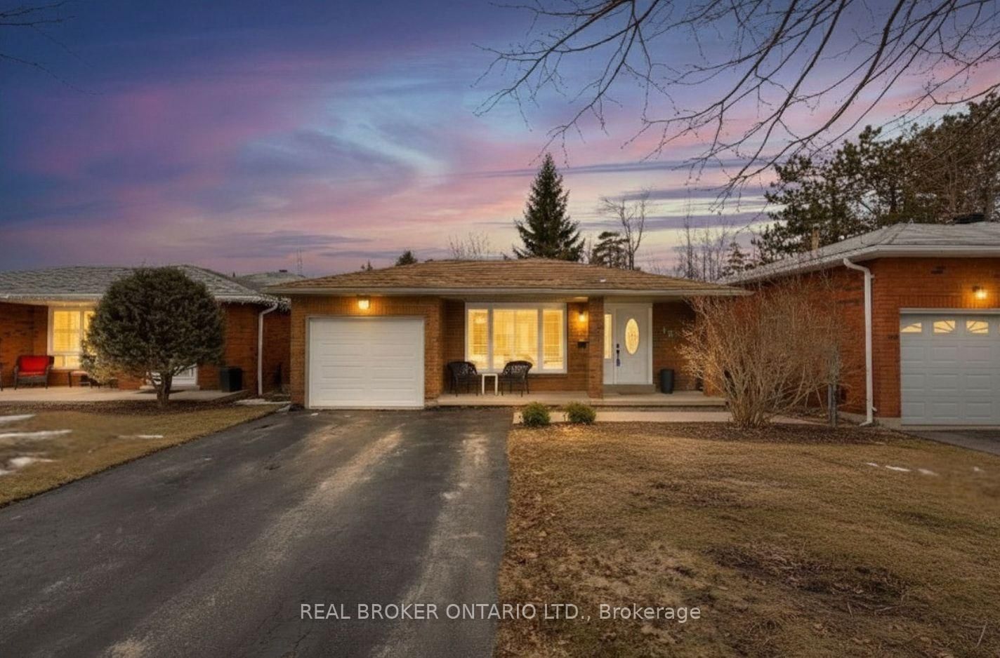 15 Buchanan Street • Barrie, ON photo 2