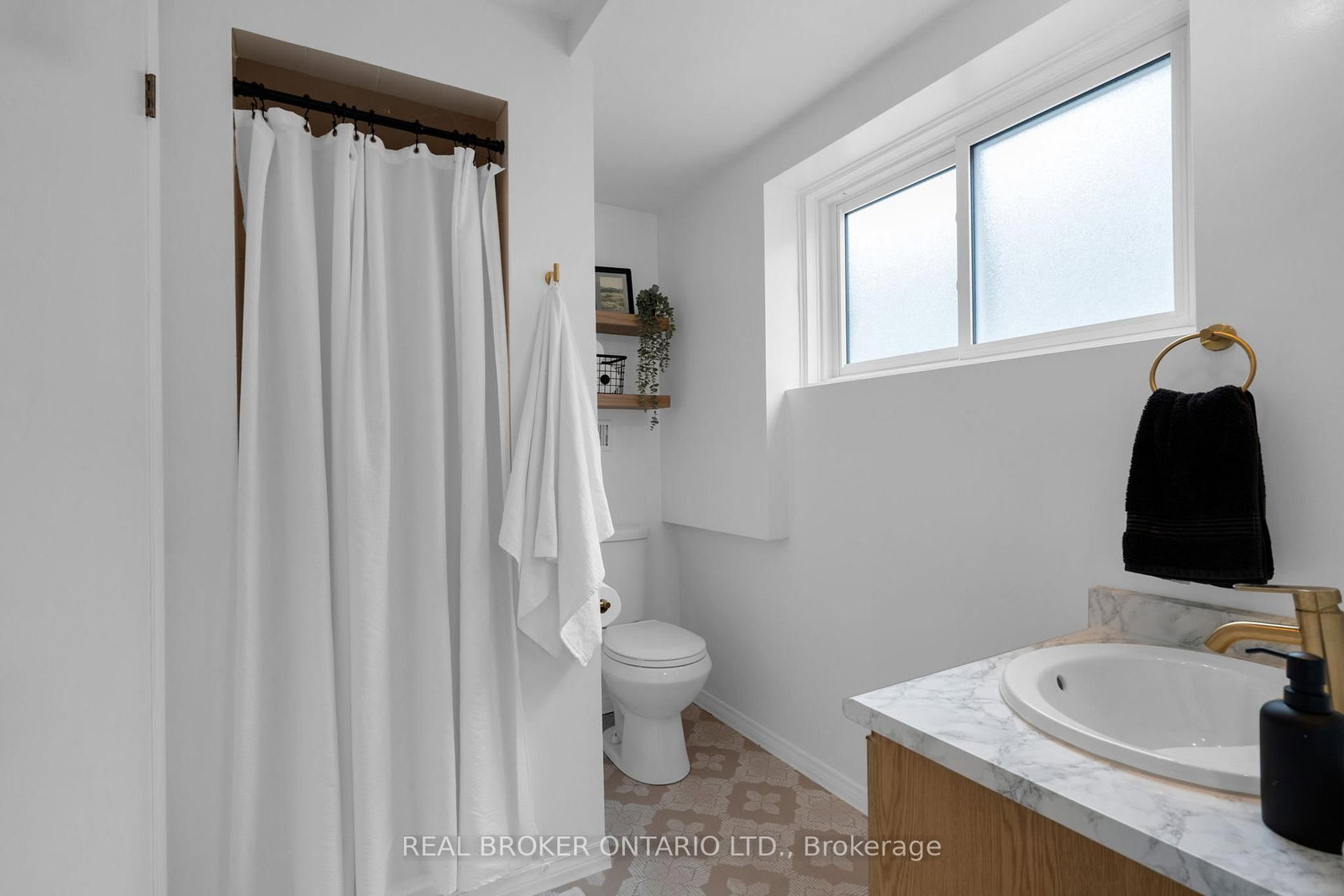 15 Buchanan Street • Barrie, ON photo 35