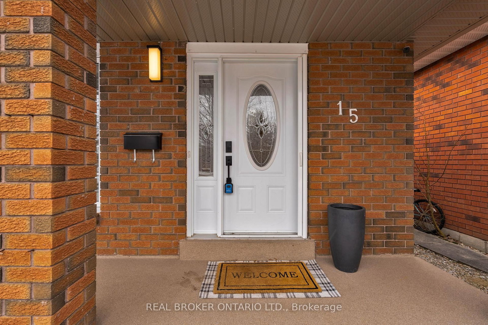 15 Buchanan Street • Barrie, ON photo 4