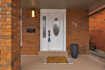 15 Buchanan Street • Barrie, ON photo 4