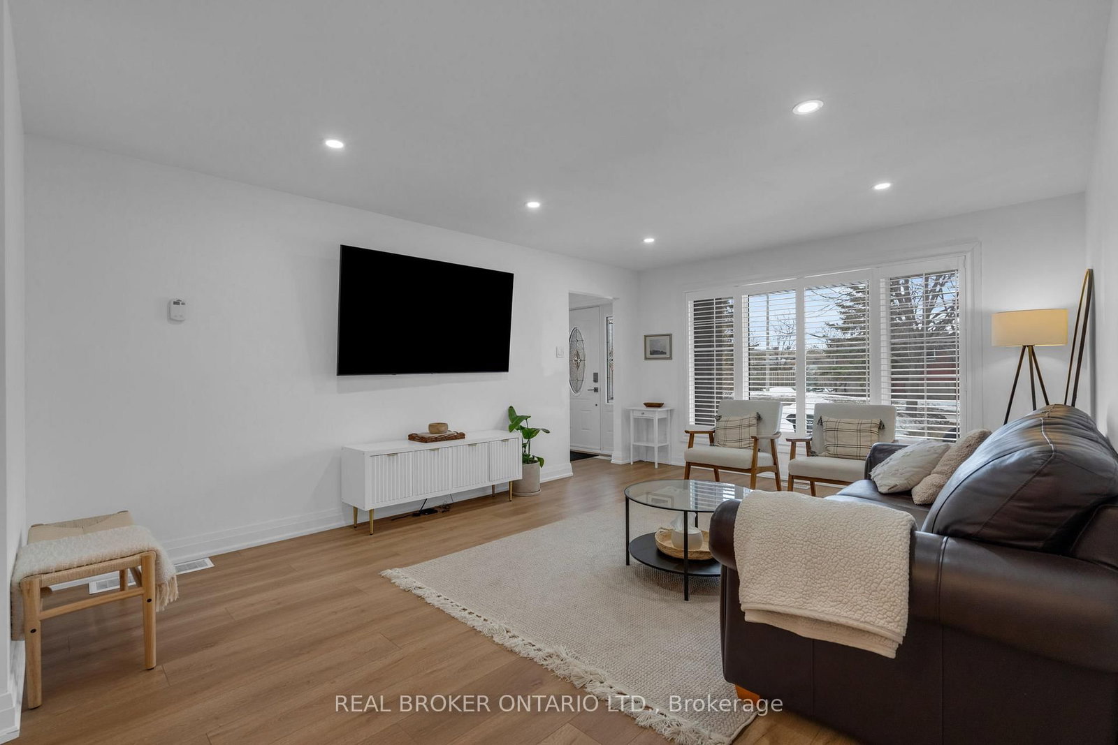 15 Buchanan Street • Barrie, ON photo 7