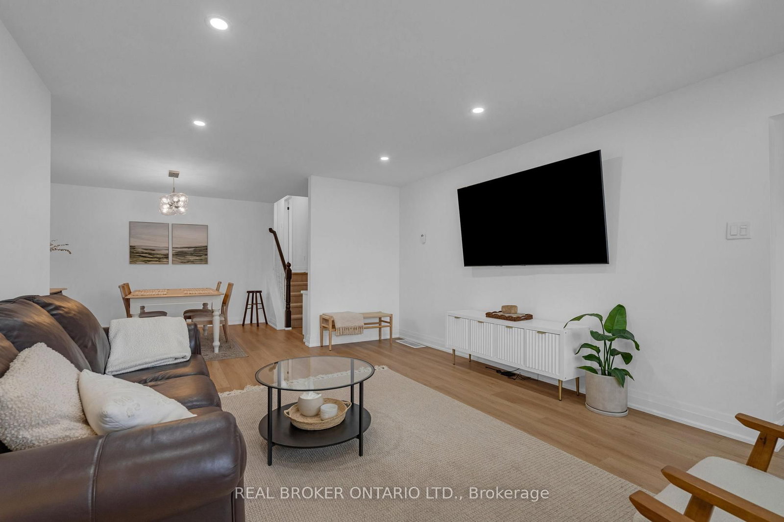 15 Buchanan Street • Barrie, ON photo 9