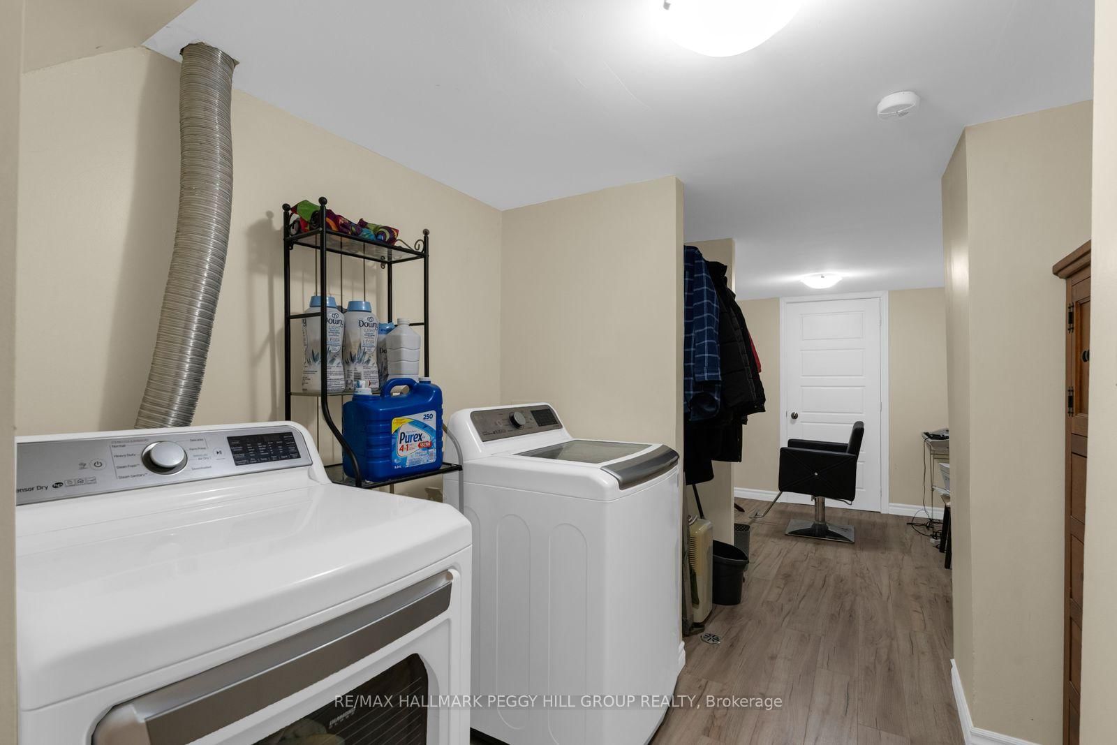 211 Hickling Trail • Barrie, ON photo 15