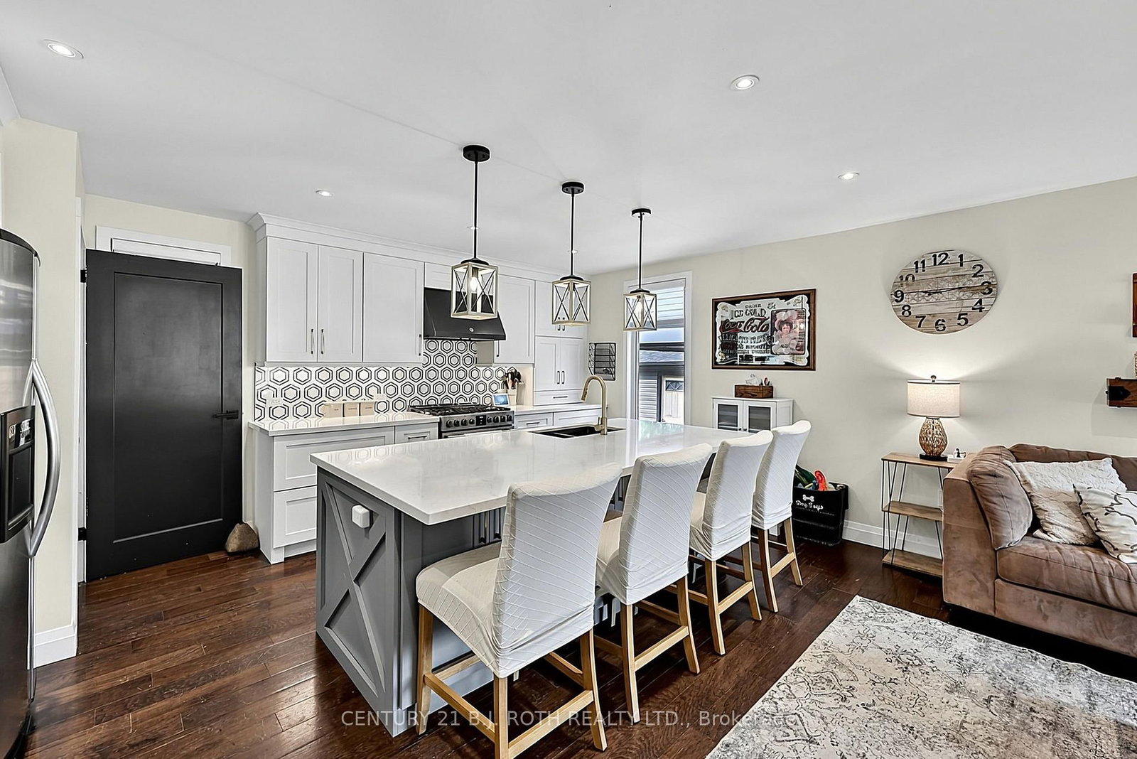 25 Glengrove Avenue • Oro-Medonte, ON photo 10
