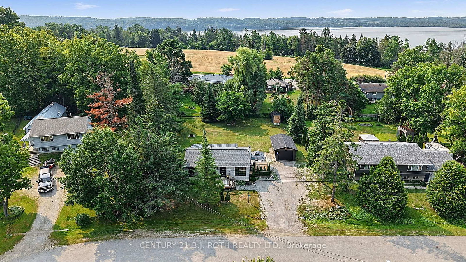 25 Glengrove Avenue • Oro-Medonte, ON photo 4
