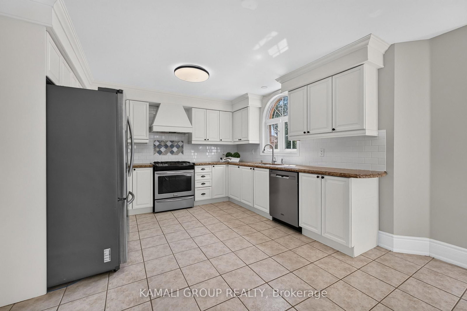 10 Rebecca Court • Barrie, ON photo 14