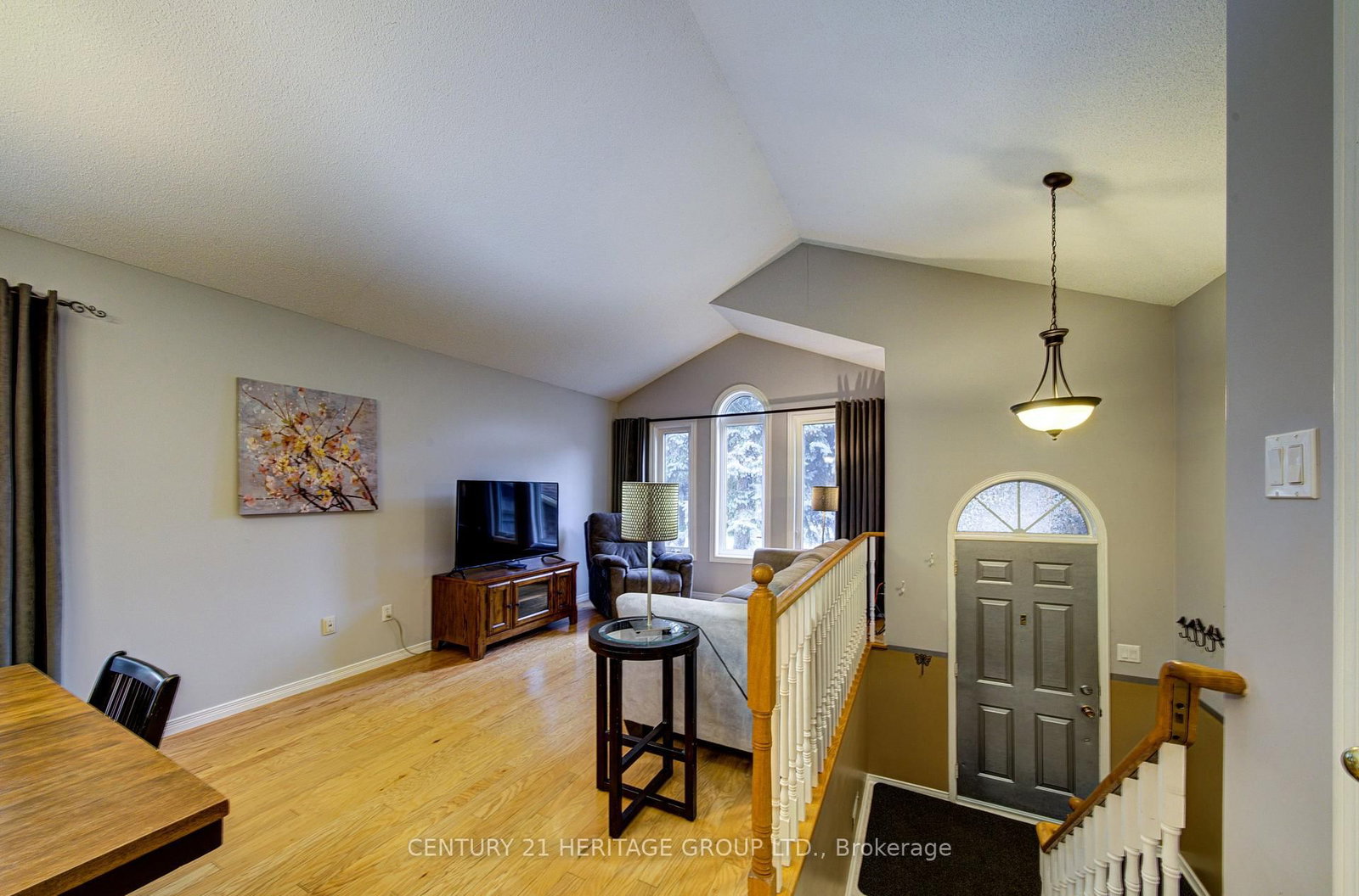 68 Dyer Drive • Wasaga Beach, ON photo 2