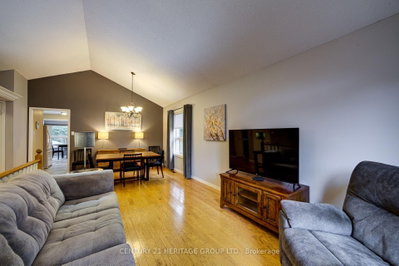 68 Dyer Drive • Wasaga Beach, ON photo 4
