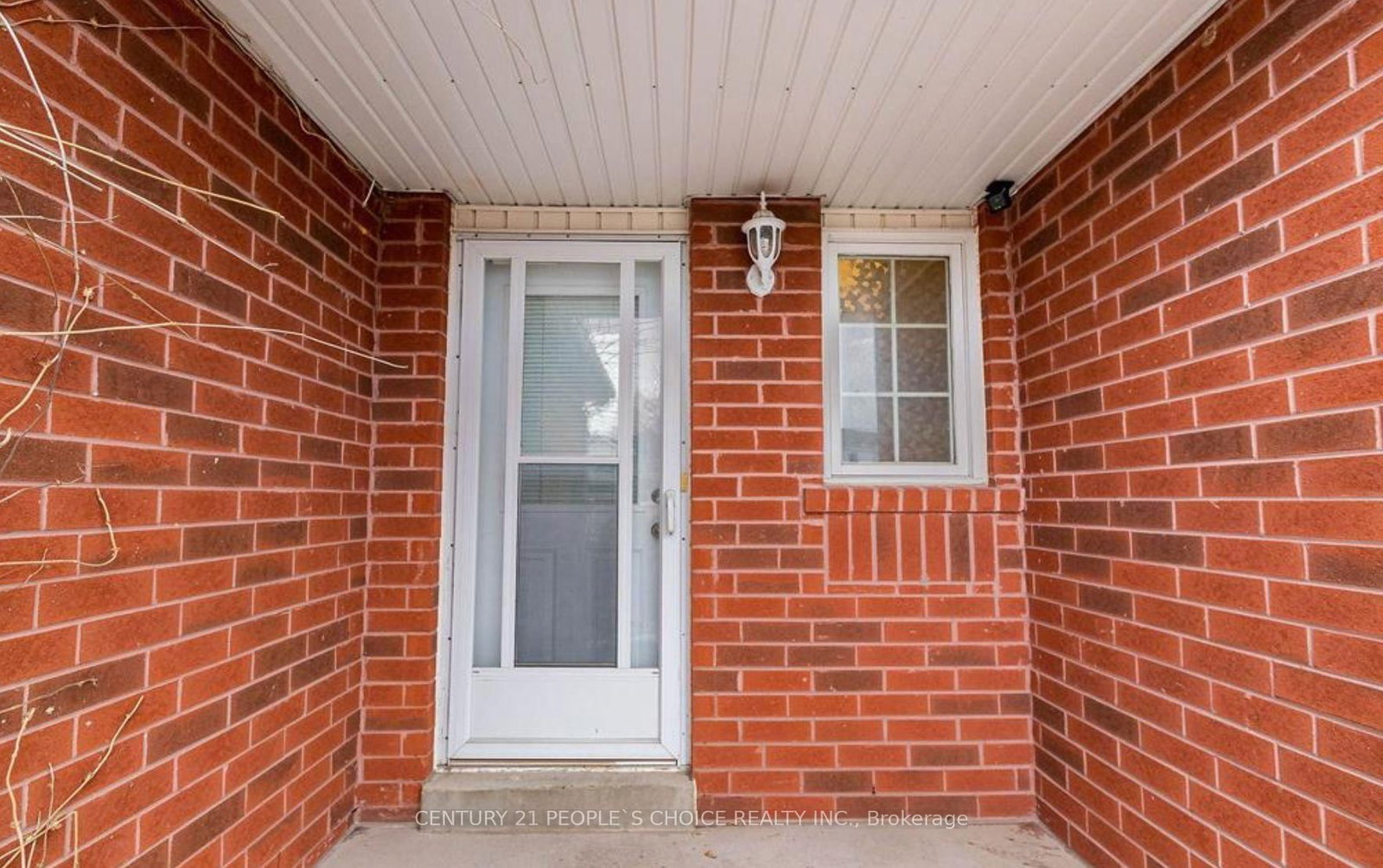 186 Pickett Crescent • Barrie, ON photo 2
