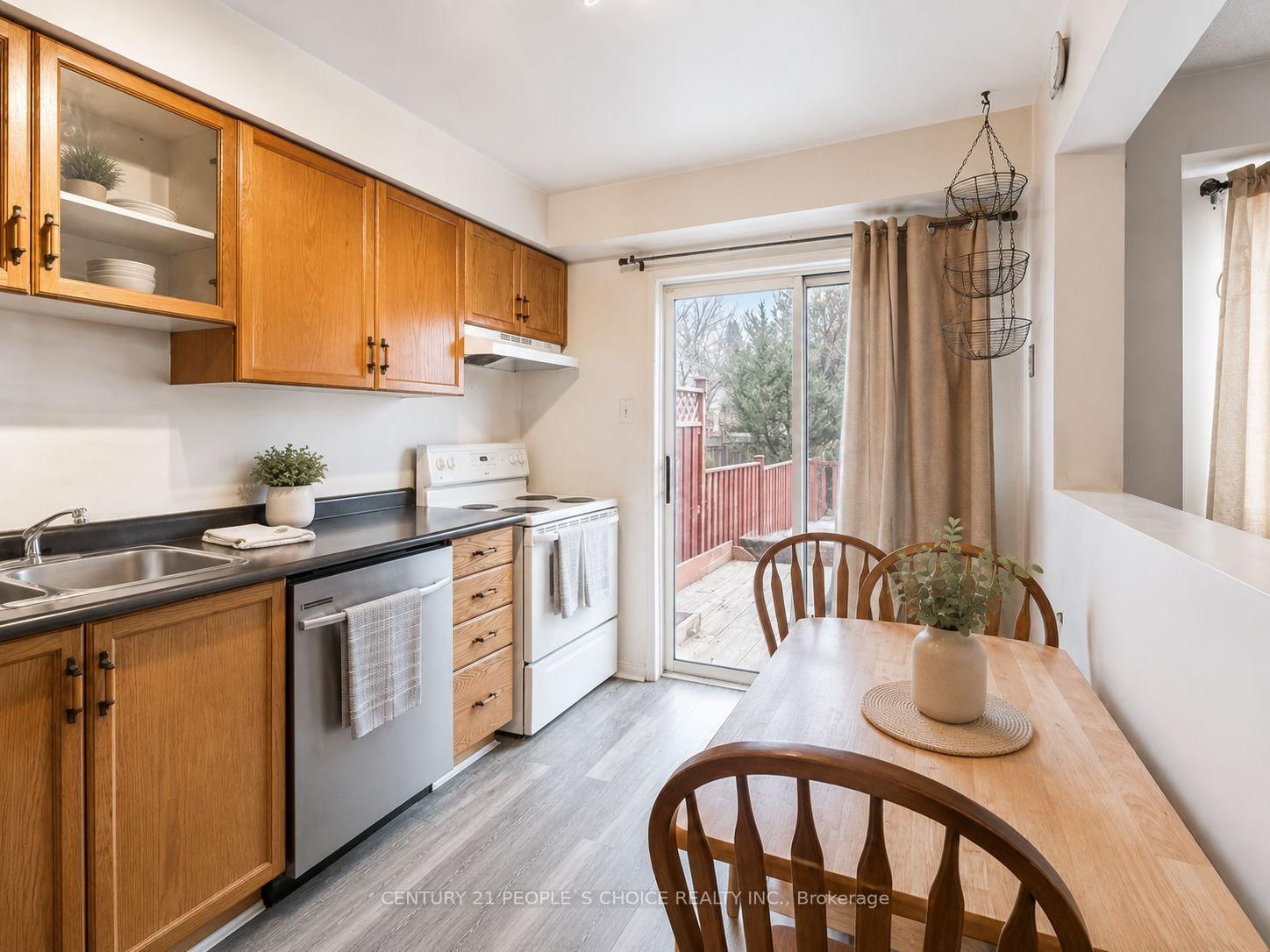 186 Pickett Crescent • Barrie, ON photo 5