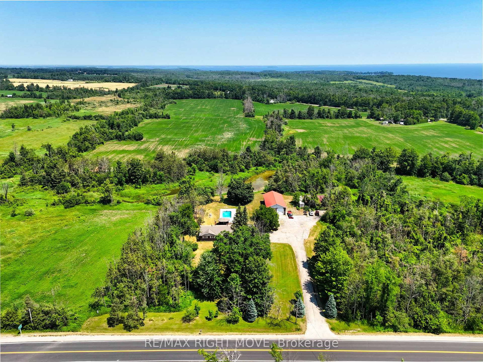 114 11th Line S • Oro-Medonte, ON photo 1