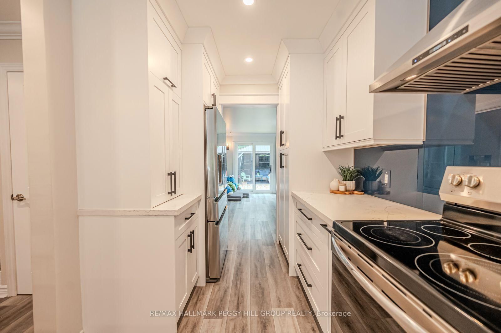 29 Shelley Lane • Barrie, ON photo 7