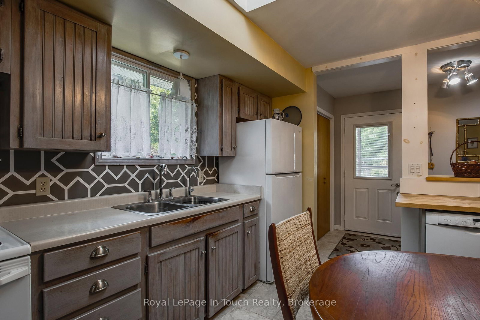 171 Oliver Drive • Tiny, ON photo 4