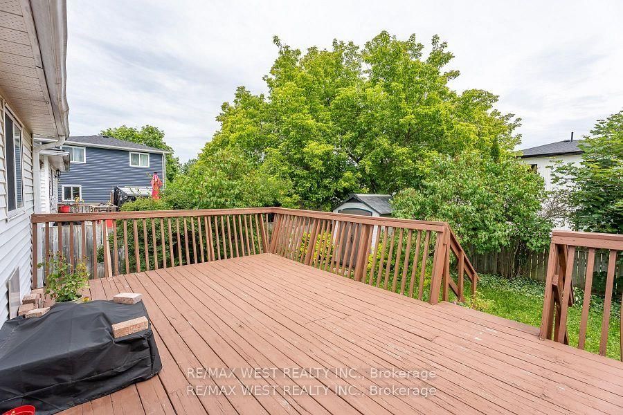 369 Galloway Boulevard • Midland, ON photo 18