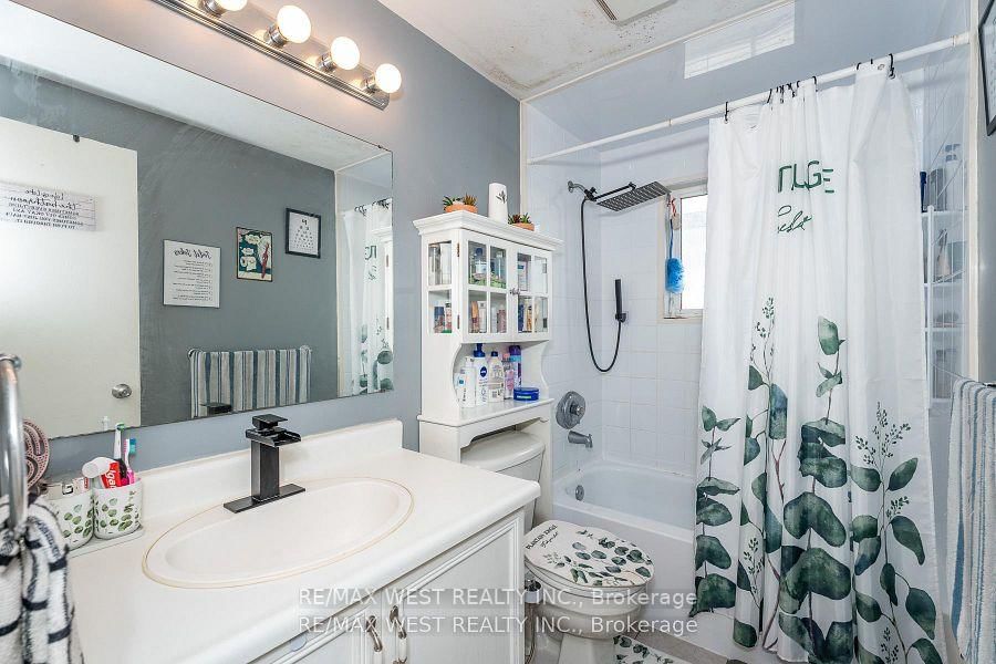 369 Galloway Boulevard • Midland, ON photo 8