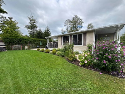 8 Kenora Trail • Wasaga Beach, ON photo 4