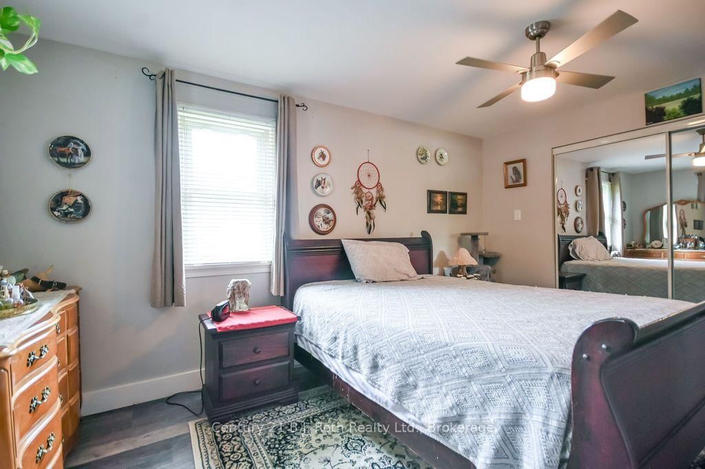 976 Yonge Street • Midland, ON photo 12