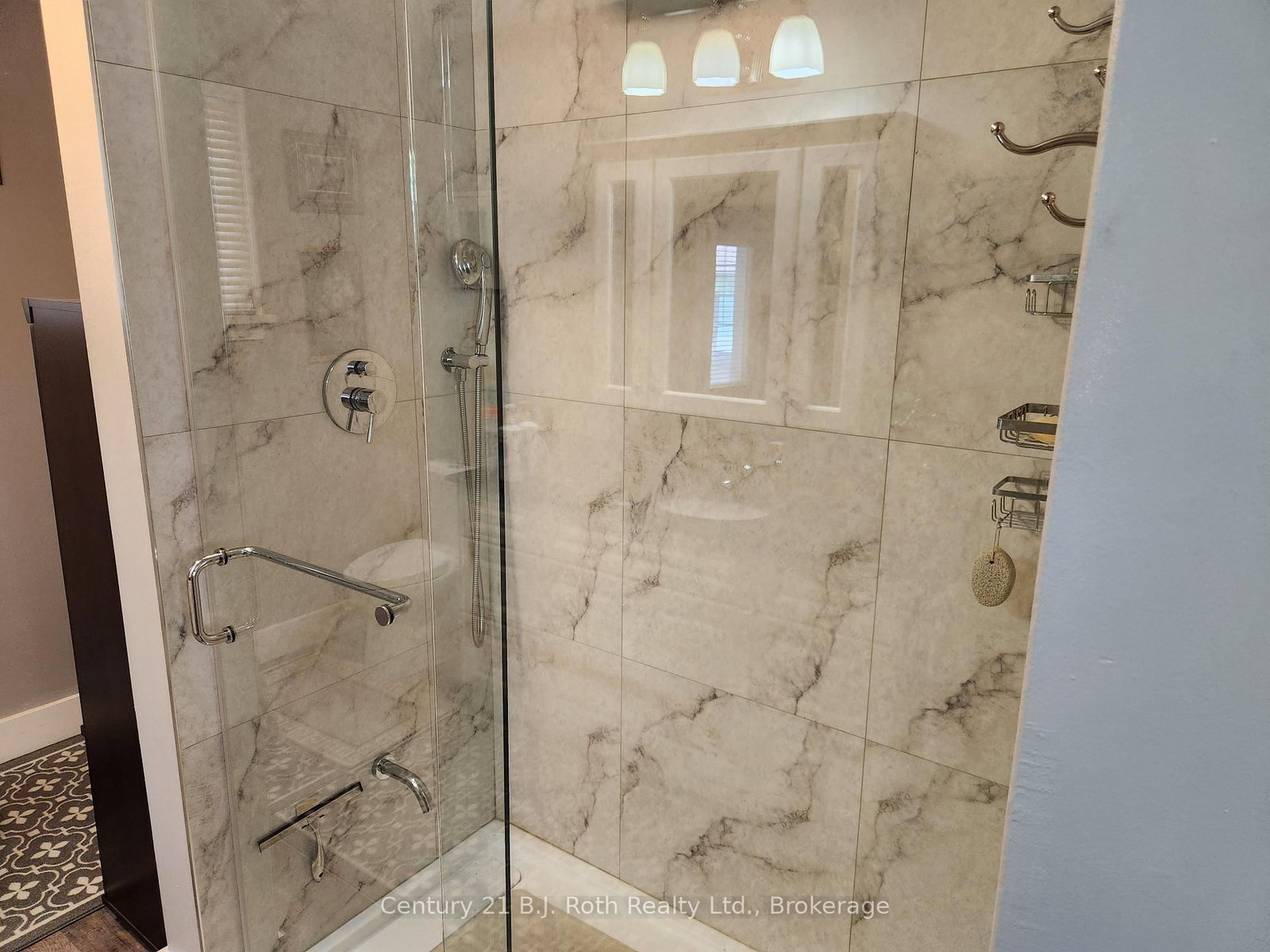 976 Yonge Street • Midland, ON photo 14