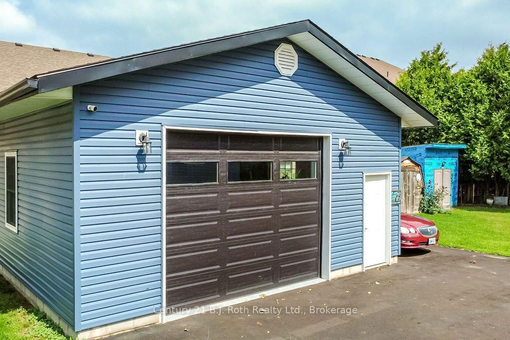 976 Yonge Street • Midland, ON photo 27