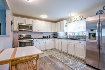 976 Yonge Street • Midland, ON photo 8