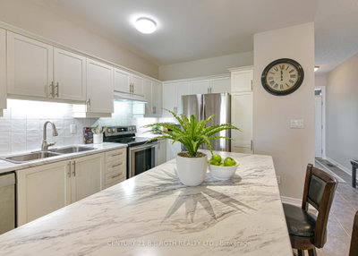 10 Canterbury Circle • Orillia, ON photo 8