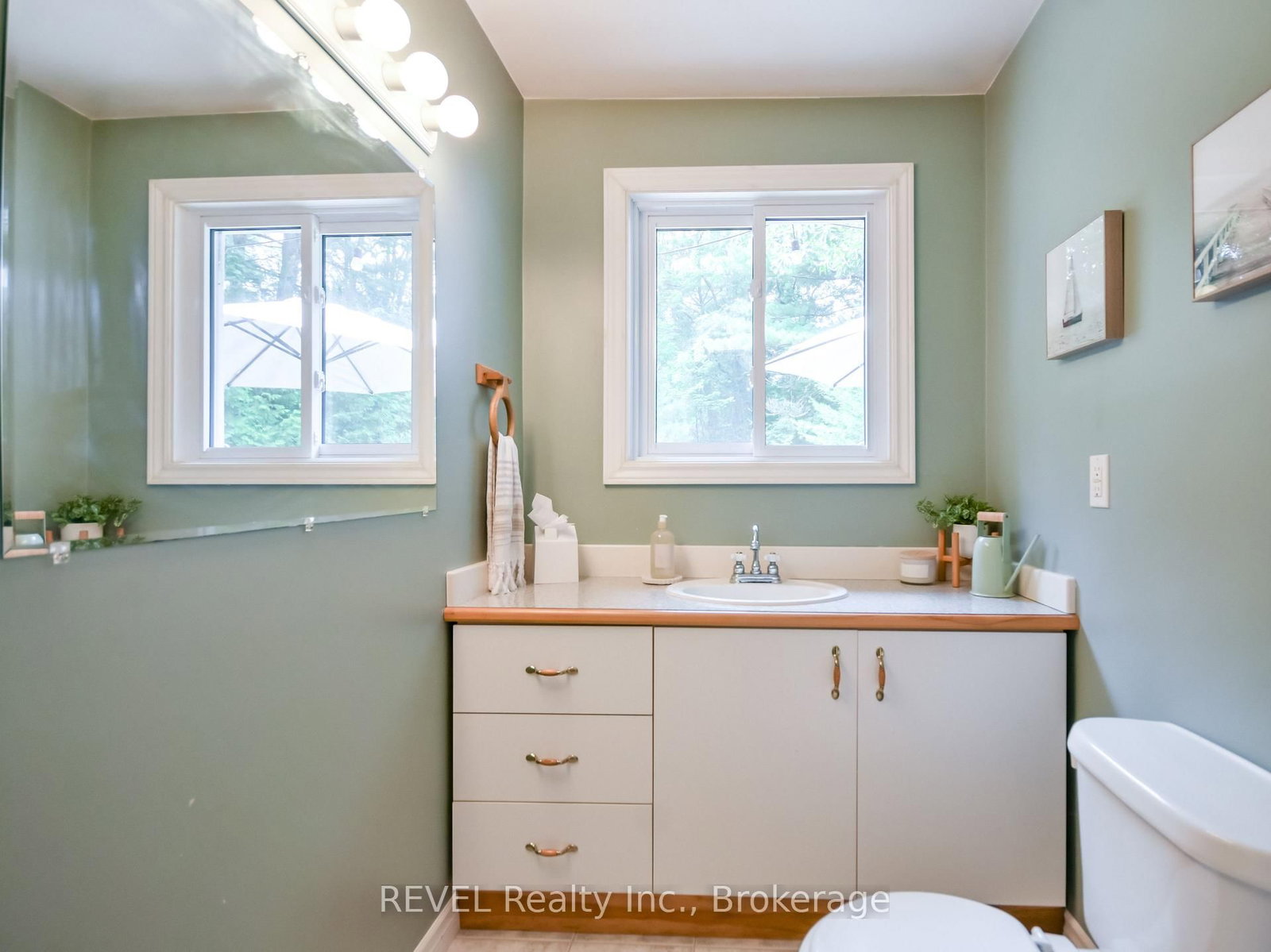 34 Trout Lane • Tiny, ON photo 22