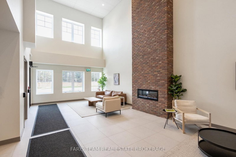 121 Mary St photo 5