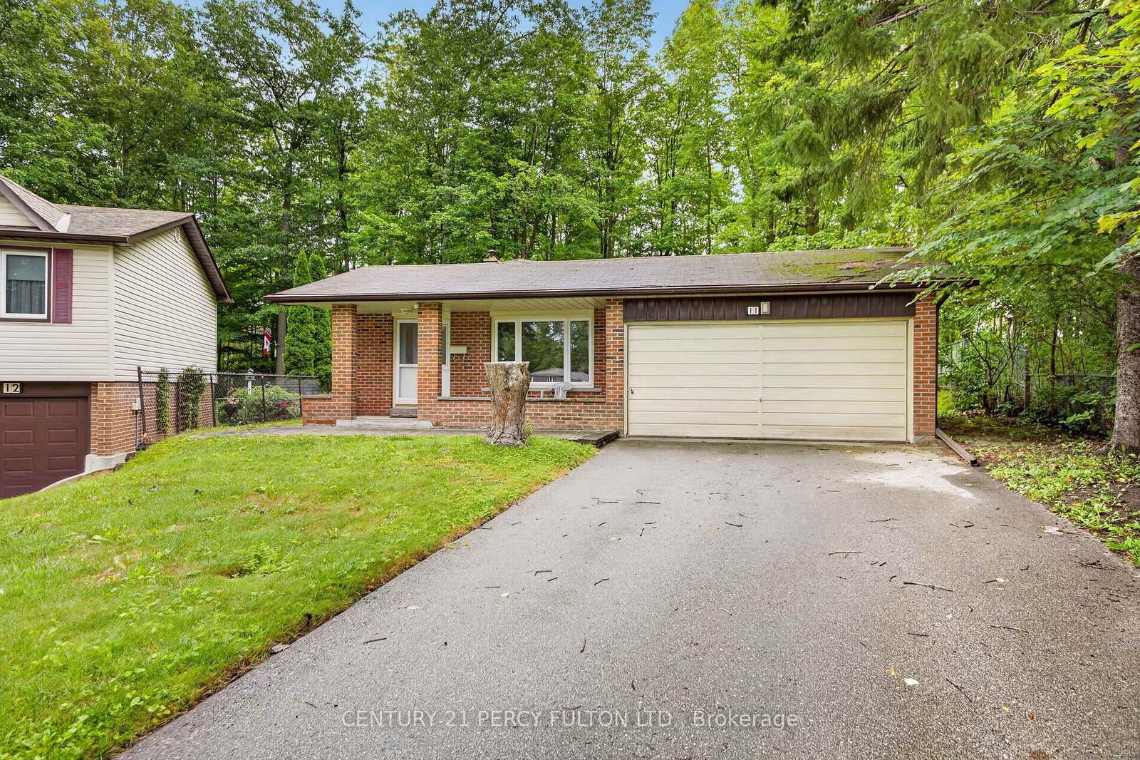 11 Aldergrove Circle • Barrie, ON photo 1