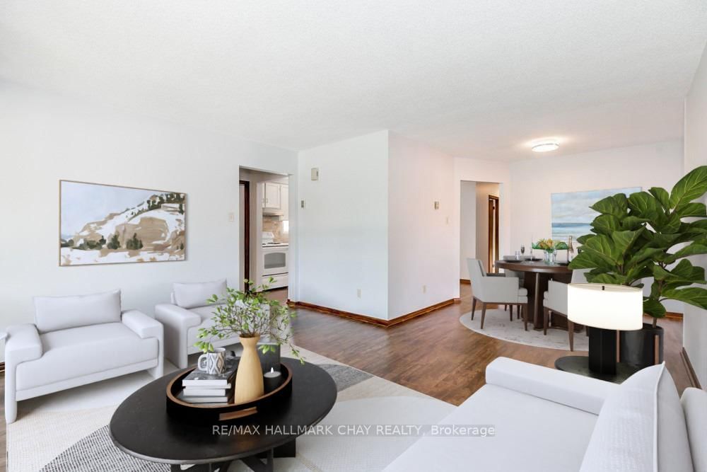 3 Buchanan Street • Barrie, ON photo 3