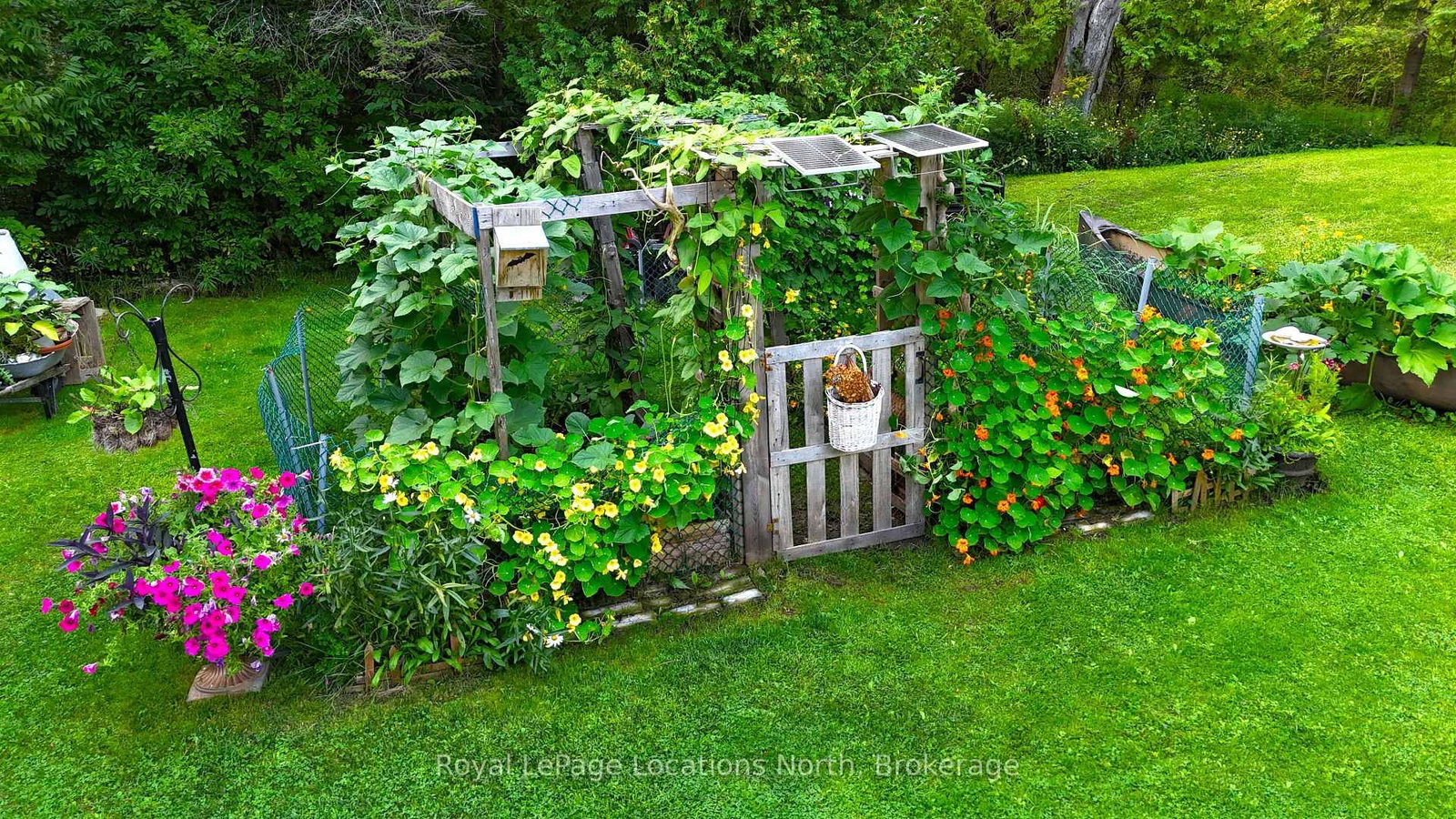 22 Balsam Street • Tiny, ON photo 31