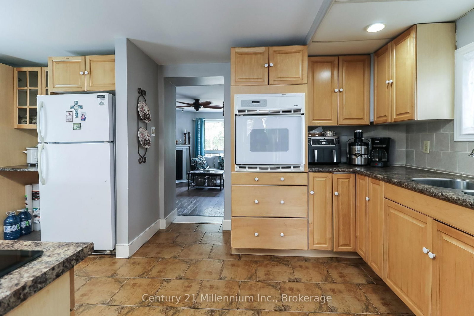 756 Quebec Street • Midland, ON photo 8
