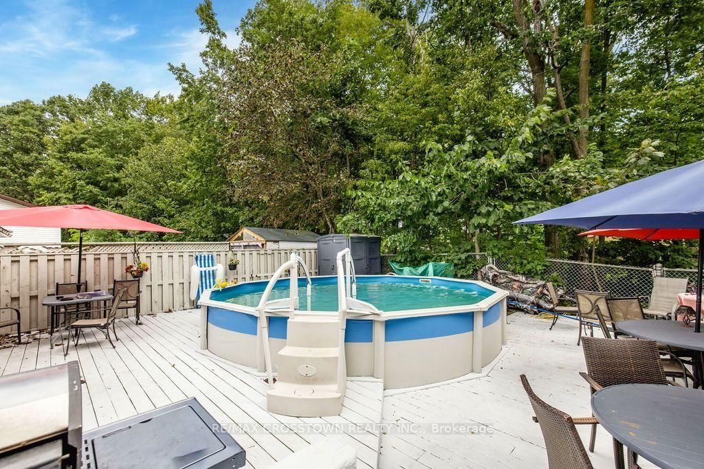 6 Ashdale Court • Barrie, ON photo 8