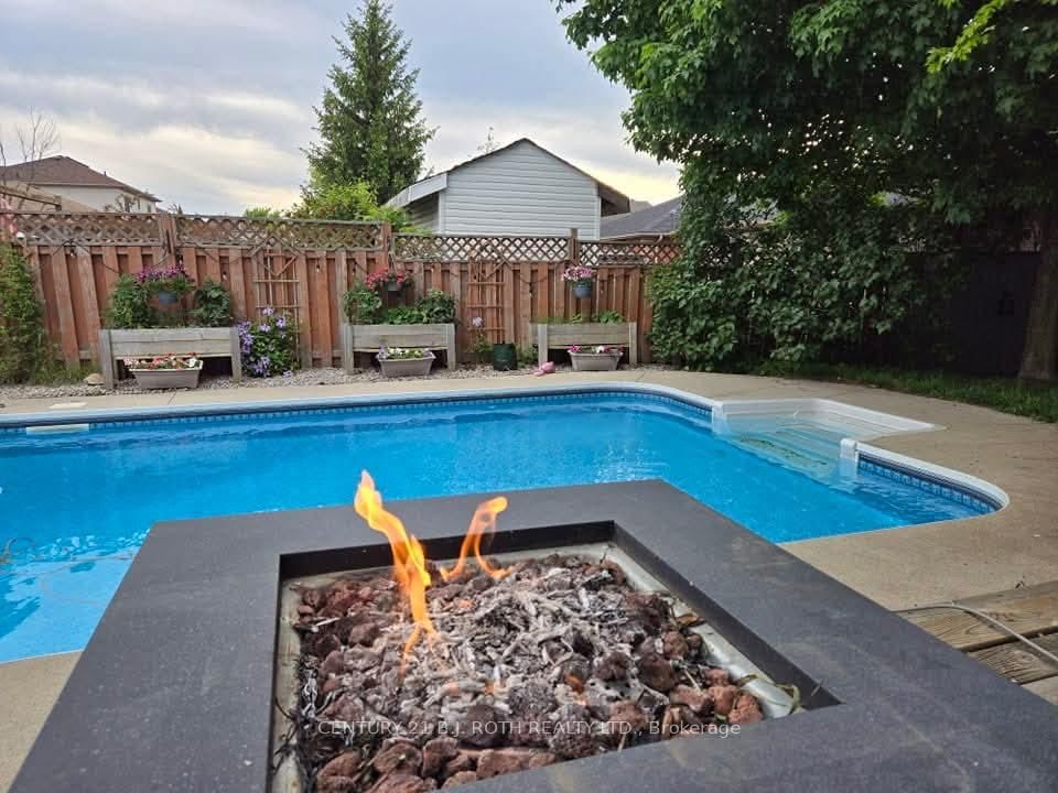 42 Farmstead Crescent • Barrie, ON photo 4
