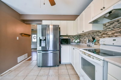 42 Farmstead Crescent • Barrie, ON photo 8