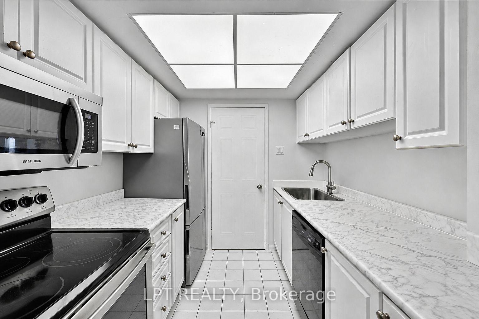 75 Ellen Street • #1111 • Barrie, ON photo 19